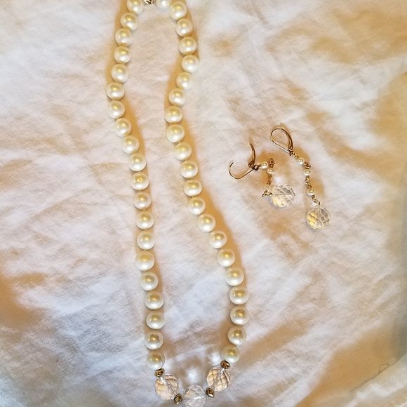 Pearls with Lucite Clear Necklace Earrings Set💋💋 - Picture 6 of 11